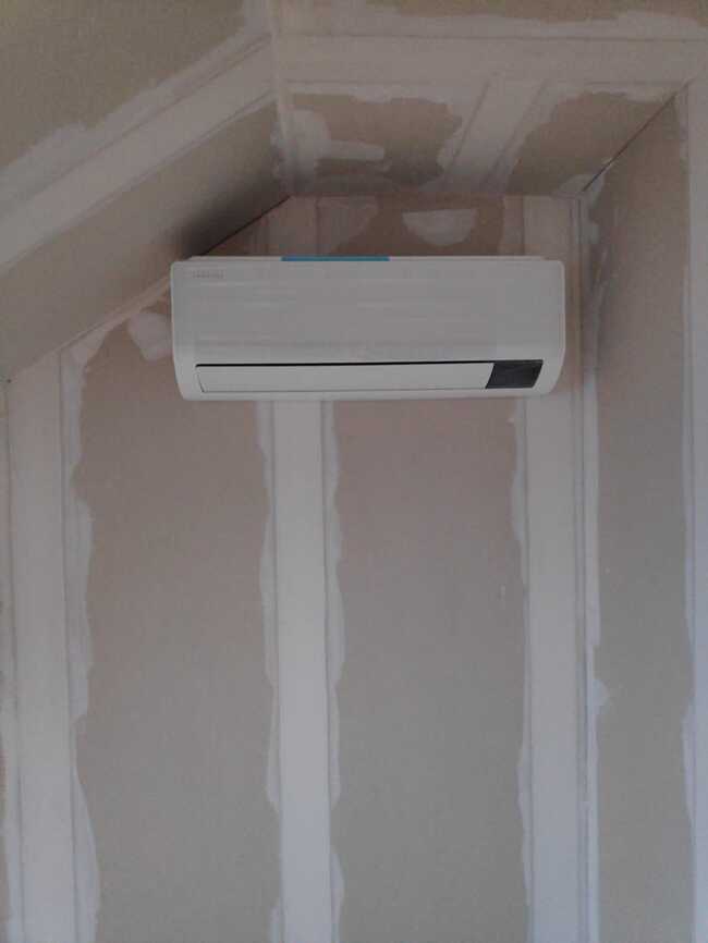 Realisatie Samsung multisplit aircowarmtepomp met 2 binnenunits wind free Comfort in Kleine Ommegangsweg te Lede