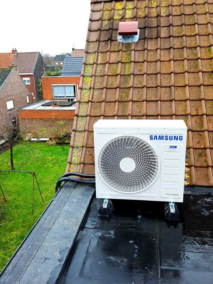 Realisatie Samsung multisplit aircowarmtepomp met 3 binnenunits wind free Comfort te Nieuwerkerken