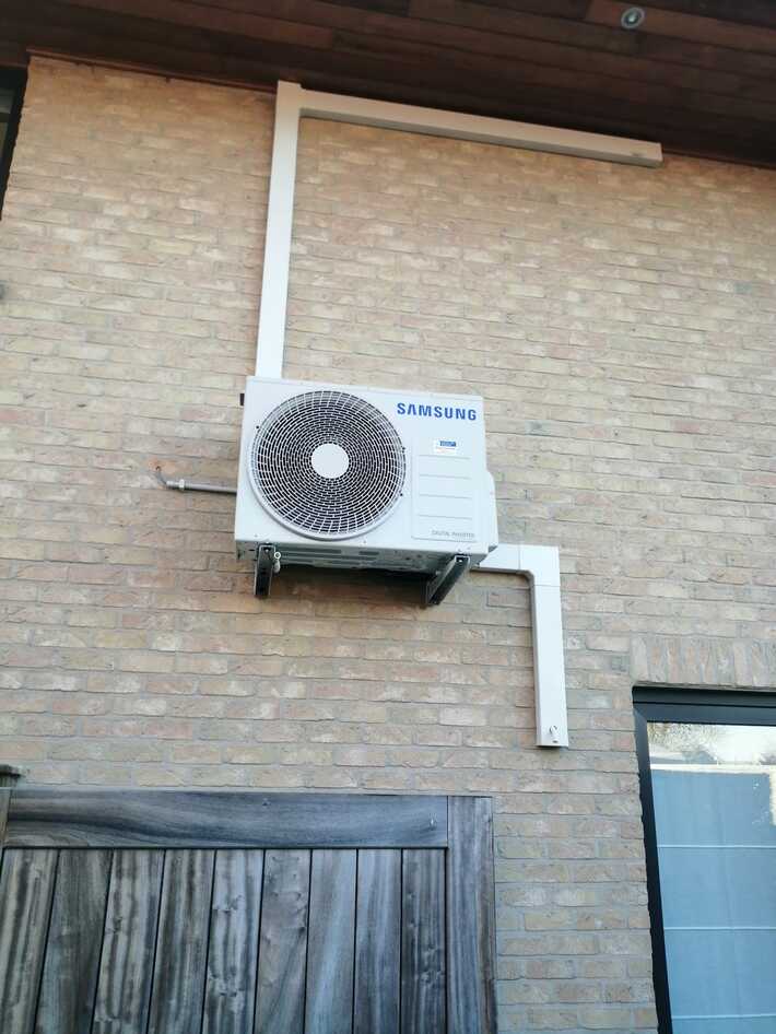 Realisatie Samsung multisplit aircowarmtepomp met 3 binnenunits wind free Comfort te Sint-Lievens-Houtem