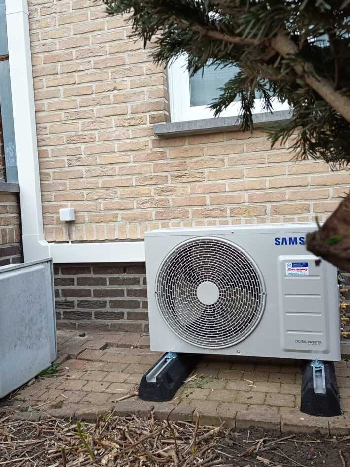 Realisatie Samsung multisplit aircowarmtepomp met 2 binnenunits wind free Elite + Comfort in de Dwarsstraat te Lede
