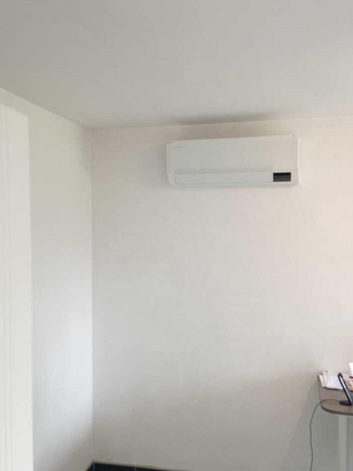Realisatie Samsung multisplit aircowarmtepomp met 4 binnenunits wind free Comfort te Borsbeke