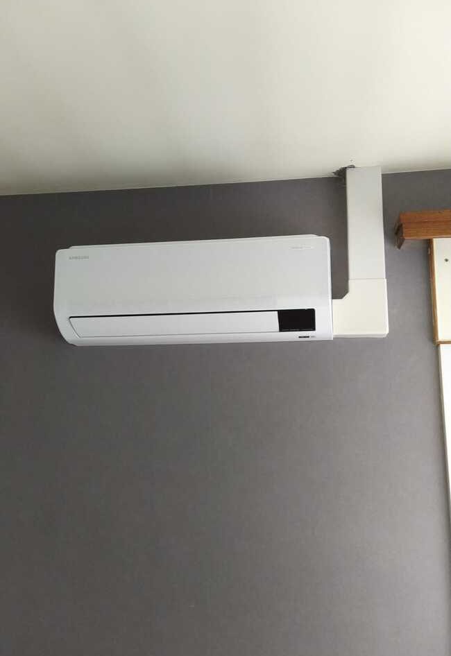 Realisatie Samsung multisplit aircowarmtepomp met 4 binnenunits wind free Comfort te Kerksken