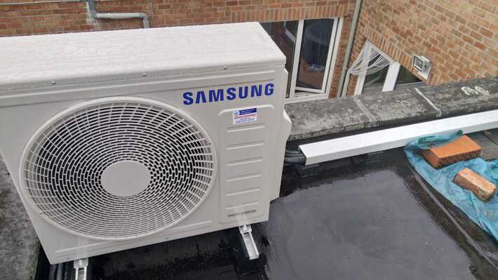 Realisatie Samsung multisplit aircowarmtepomp met 3 binnenunits Cebu te Moorsel