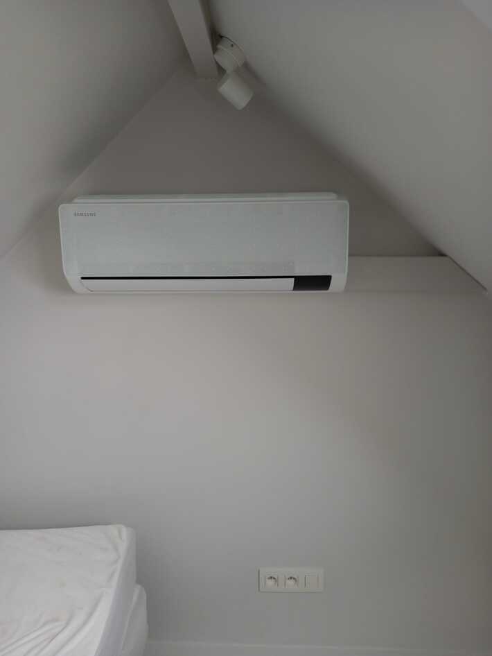 Realisatie Samsung multisplit aircowarmtepomp met 3 binnenunits Wind Free Comfort te Roosdaal
