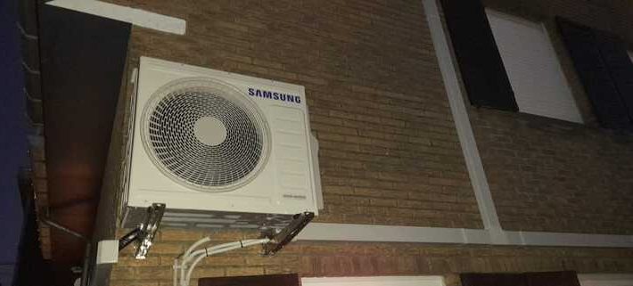 Realisatie Samsung multisplit aircowarmtepomp met 3 binnenunits Wind Free Comfort te Leewerikenlaan in Zellik