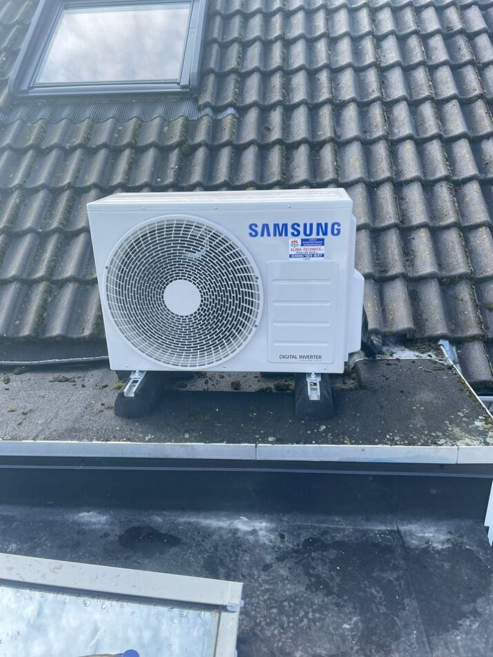 Realisatie Samsung multisplit aircowarmtepomp met 2 binnenunits Wind Free Elite + vloermodel te Lede