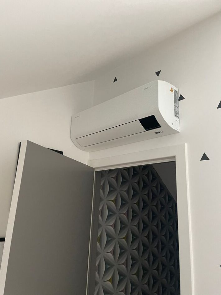 Realisatie Samsung multisplit aircowarmtepomp met 4 binnenunits Wind Free Comfort te Roosdaal