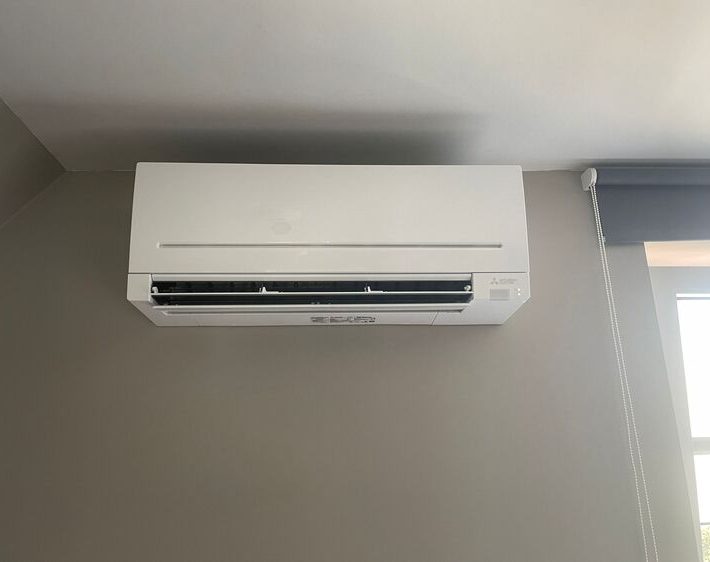 Realisatie Mitsubishi multisplit aircowarmtepomp met 4 binnenunits te Roosdaal