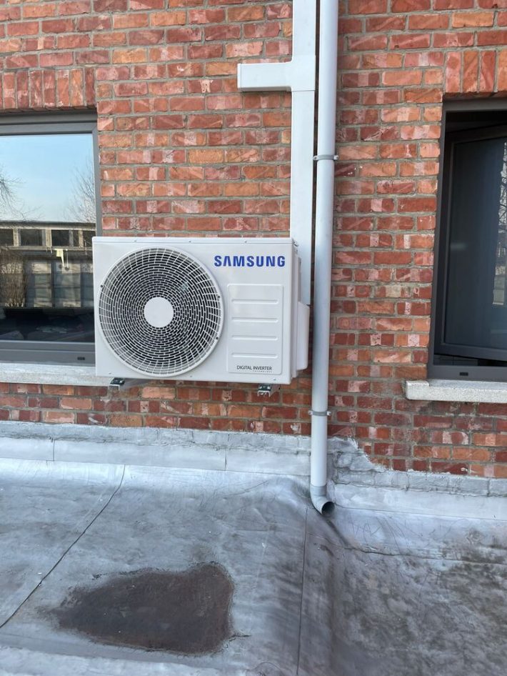 Realisatie Samsung multisplit aircowarmtepomp met 4 binnenunits Wind-Free Comfort te Lede