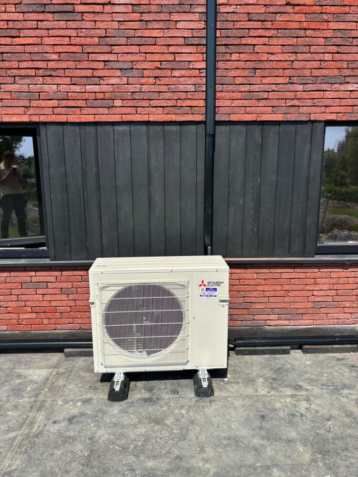 Realisatie Samsung multisplit aircowarmtepomp met 3 binnenunits te Woubrechtegem