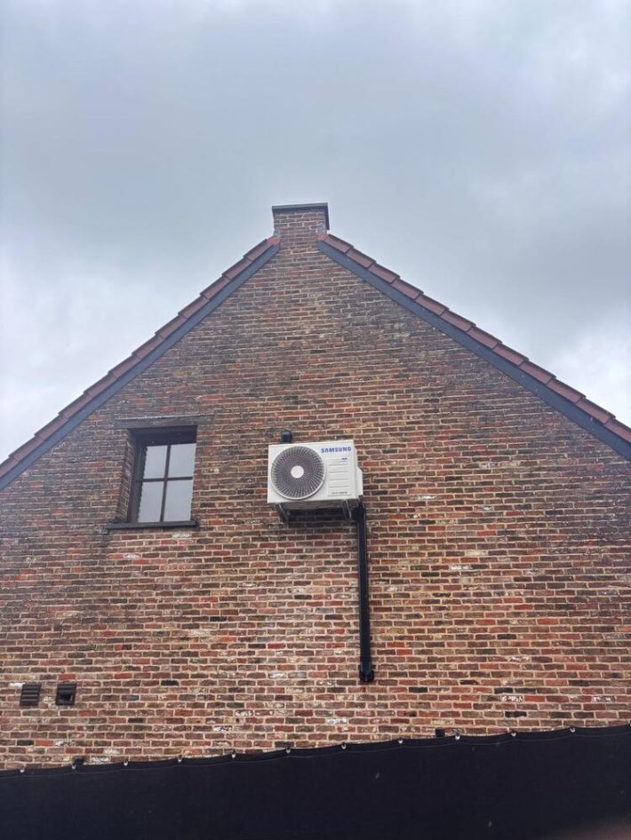 Realisatie Samsung multisplit aircowarmtepomp met 2 binnenunits te Erpe-Mere