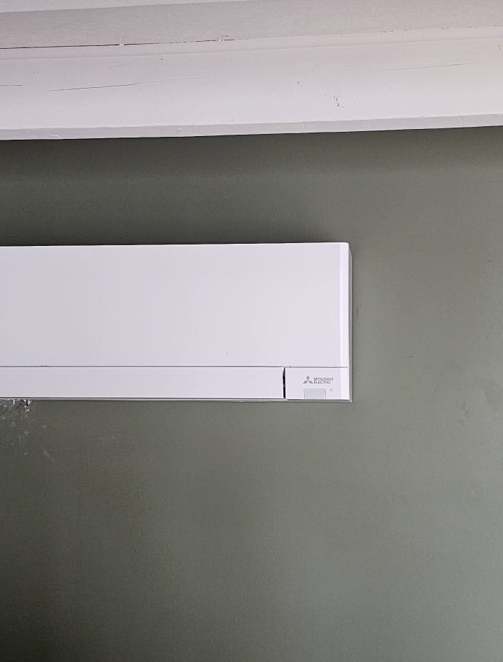 Realisatie Mitsubishi multisplit aircowarmtepomp met 5 binnenunits te Brakel