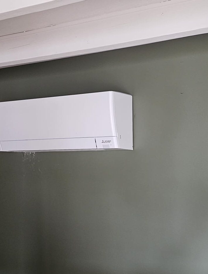 Realisatie Mitsubishi multisplit aircowarmtepomp met 5 binnenunits te Brakel