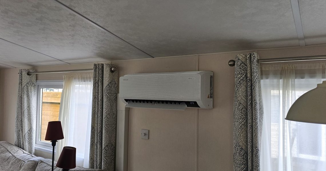 Realisatie Samsung multisplit airco/warmtepomp met 2 binnenunits  Wind Free Comfort te De Haan