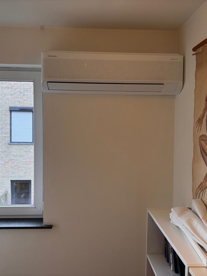 Realisatie Samsung multisplit aircowarmtepomp met 2 binnenunits Wind Free Comfort te Vlierzele Realisatie Samsung multisplit aircowarmtepomp met 2 binnenunits Wind Free Comfort te Vlierzele
