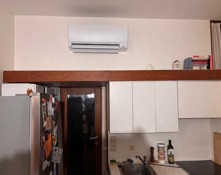 Hier heeft Klmiatechnics een Mitsubishi multisplit aircowarmtepomp met 3 binnenunits in Gent gerealiseerd.