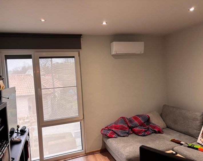 Realisatie Mitsubishi multisplit aircowarmtepomp met 4 binnenunits te Berlare (1)
