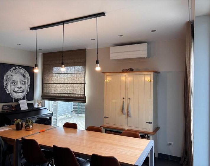 Realisatie Mitsubishi multisplit aircowarmtepomp met 4 binnenunits te Berlare (1)