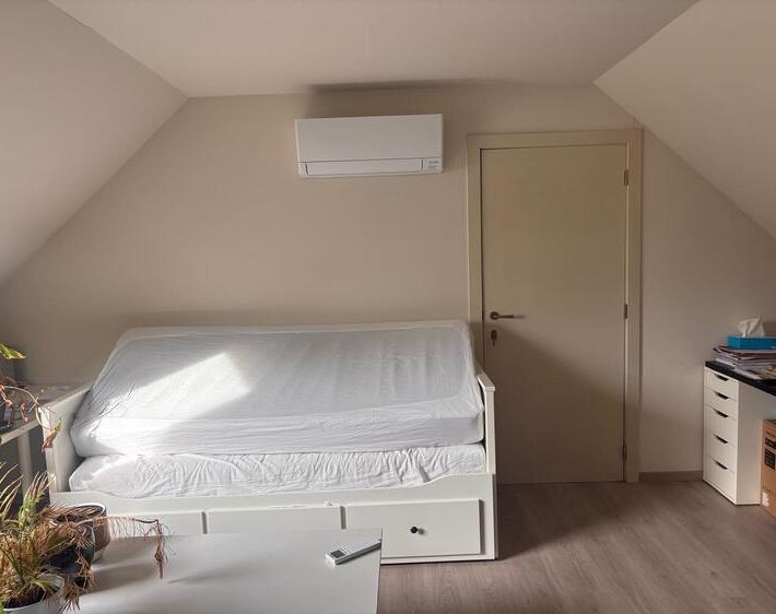 Realisatie Mitsubishi multisplit aircowarmtepomp met 2 binnenunits + 1x single split te Mere