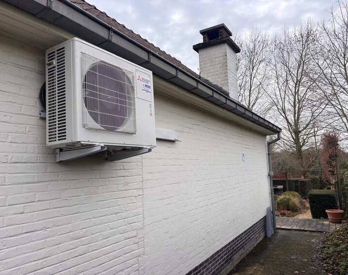 Realisatie Mitsubishi multisplit aircowarmtepomp met 2 binnenunits + 1x single split te Mere