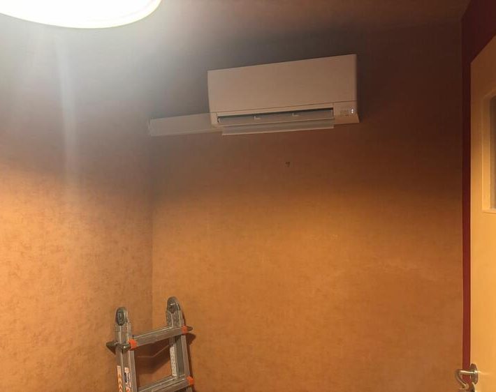 Realisatie Mitsubishi multisplit aircowarmtepomp met 2 binnenunits te Lede